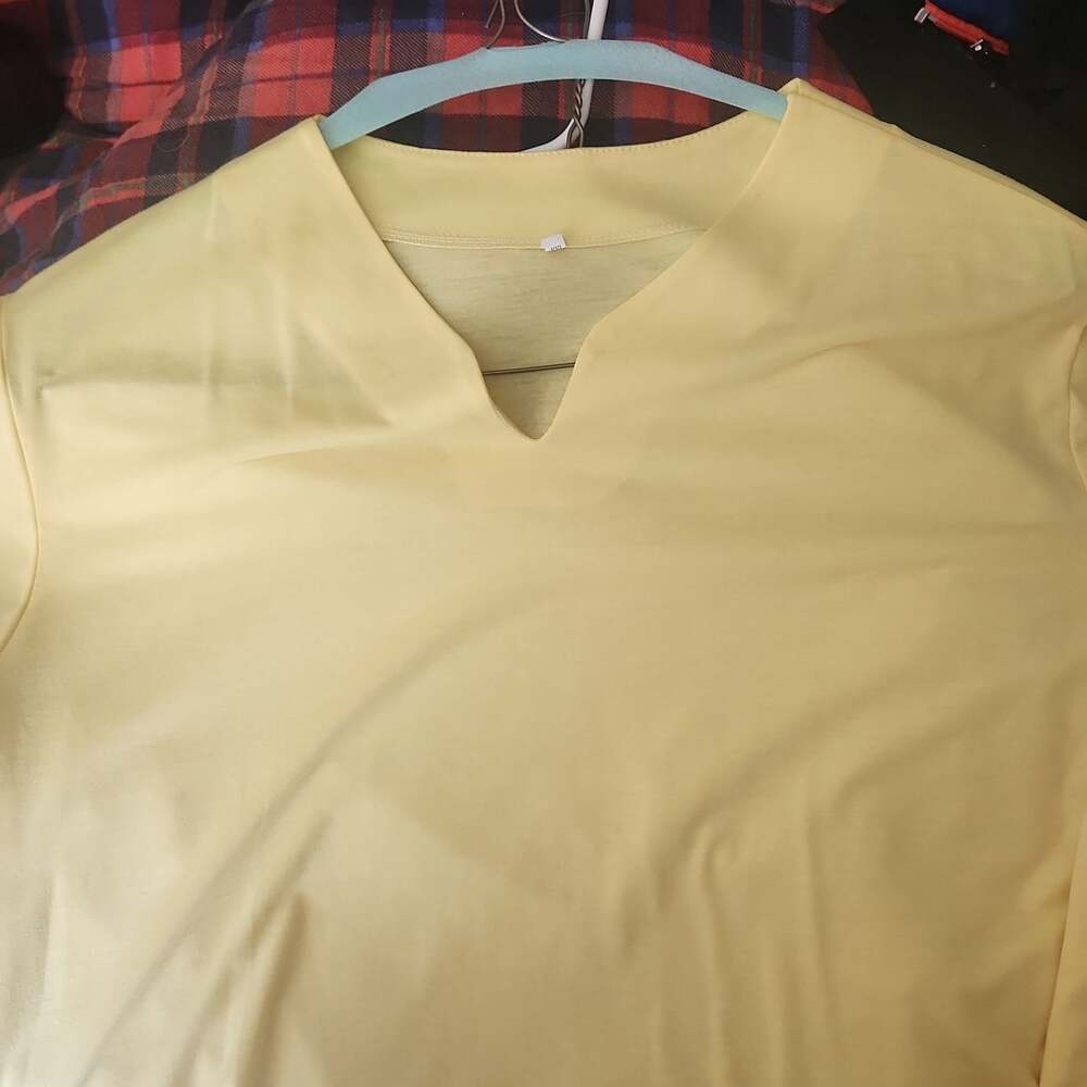 XXL Men's Yellow Notch V-Neck Lightweight Short Sleeve Tee